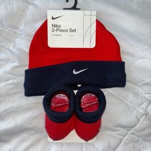 Nike Hat & Crib Booties Socks 2 Pc Set Sz 0/6 Mo Infant Baby Boy Red BlueNew